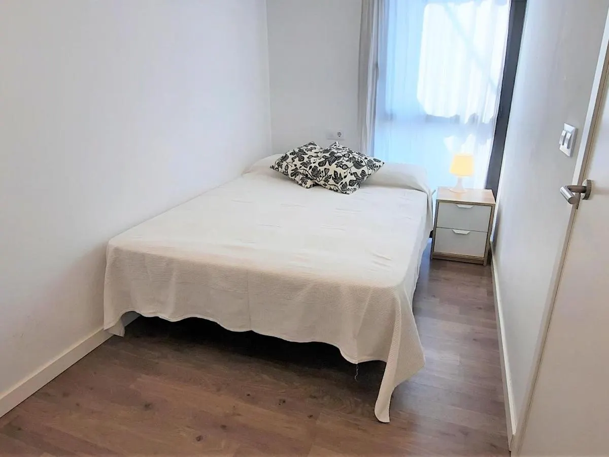 Apartamento De 3 Habitaciones Con Terraza, Piscina, Parking Y Aire Acondicionado En Llanca - Es-170-54 Apartment