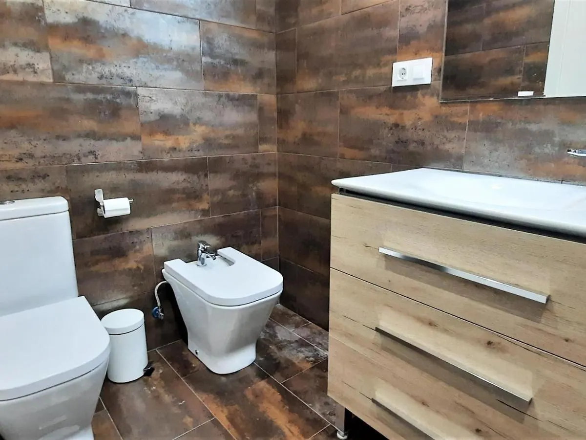 Apartamento De 3 Habitaciones Con Terraza, Piscina, Parking Y Aire Acondicionado En Llanca - Es-170-54 Apartment